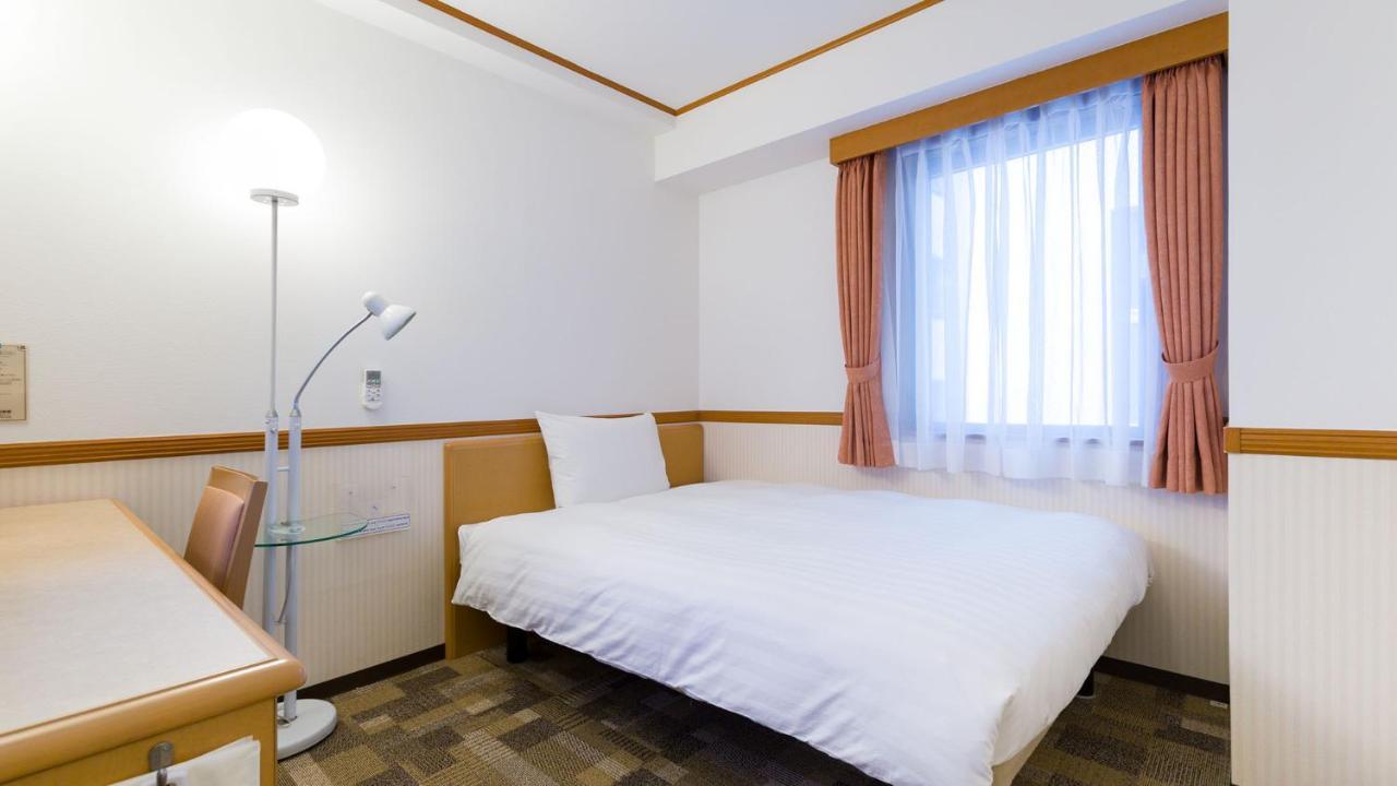 Toyoko Inn Kobe Sannomiya-Eki Higashi Exterior photo