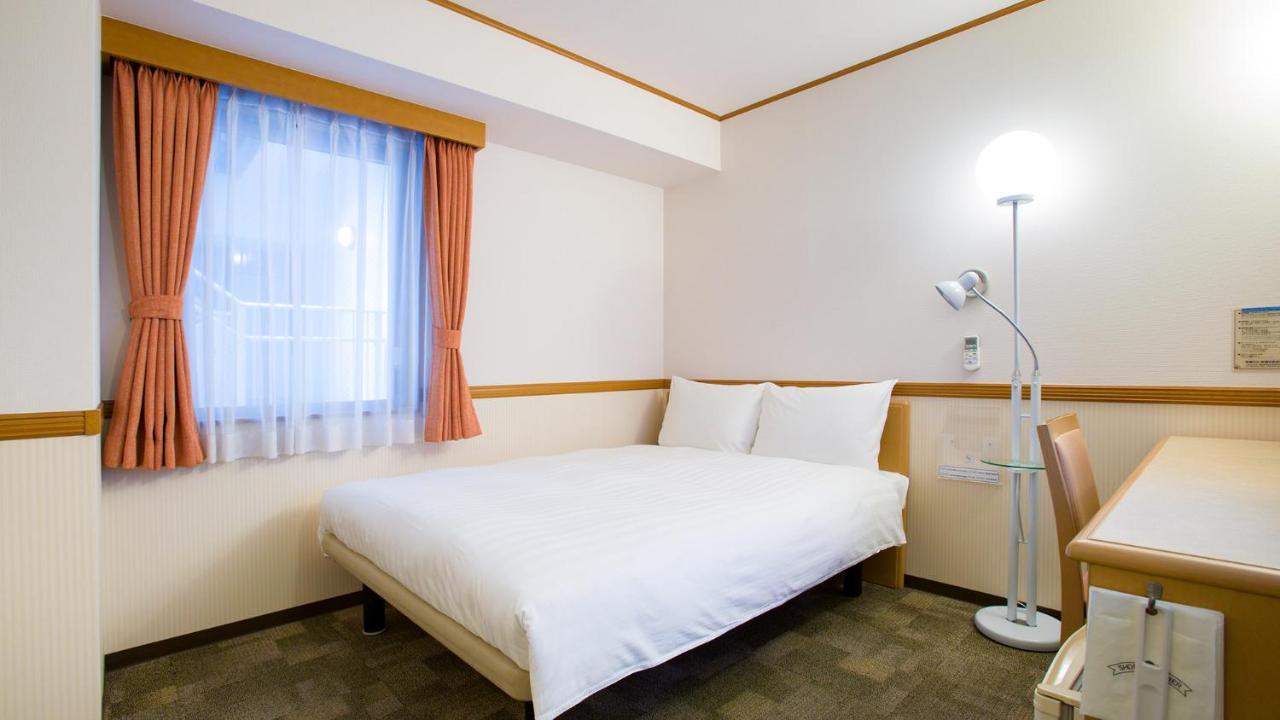 Toyoko Inn Kobe Sannomiya-Eki Higashi Exterior photo