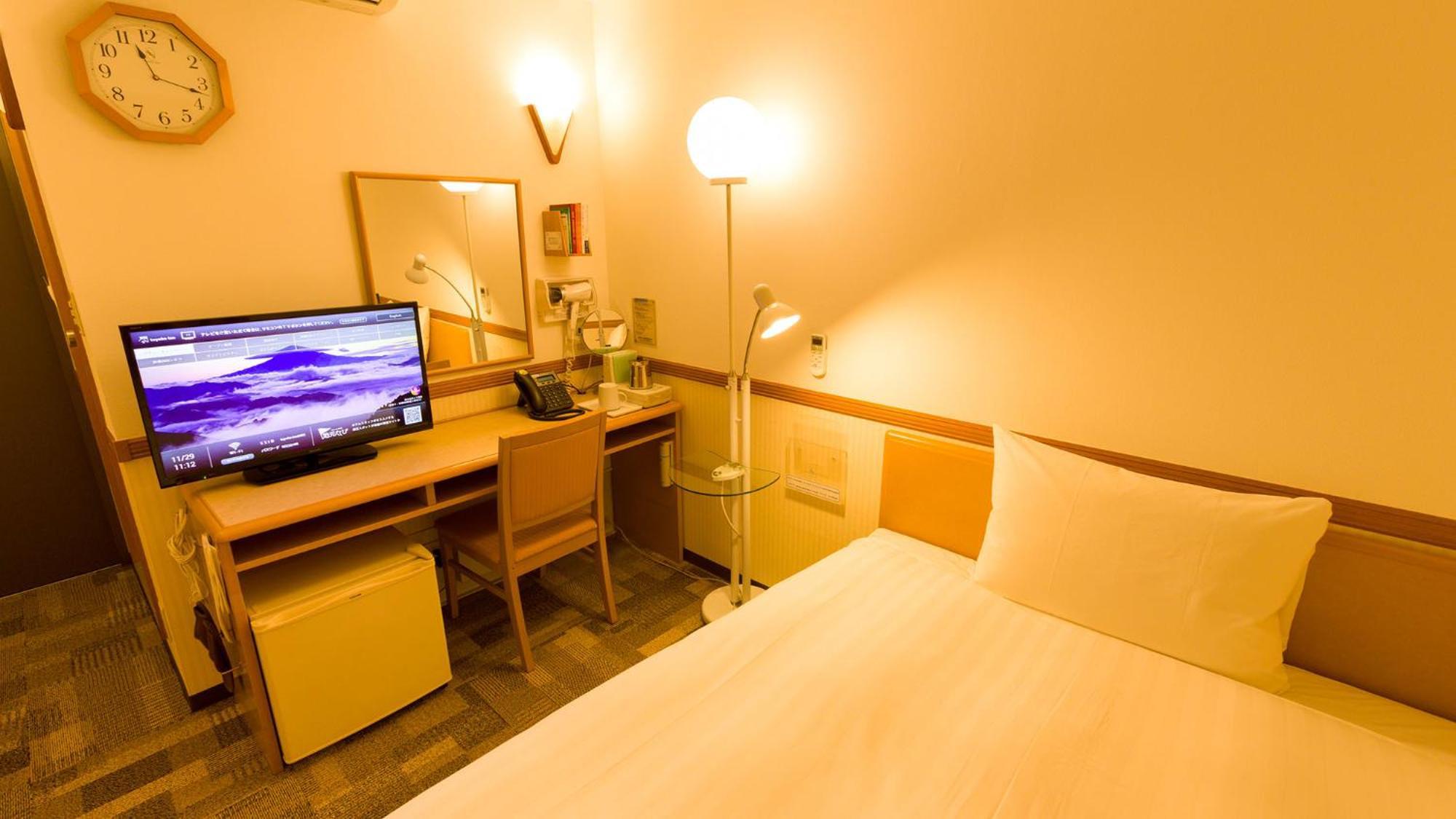 Toyoko Inn Kobe Sannomiya-Eki Higashi Room photo