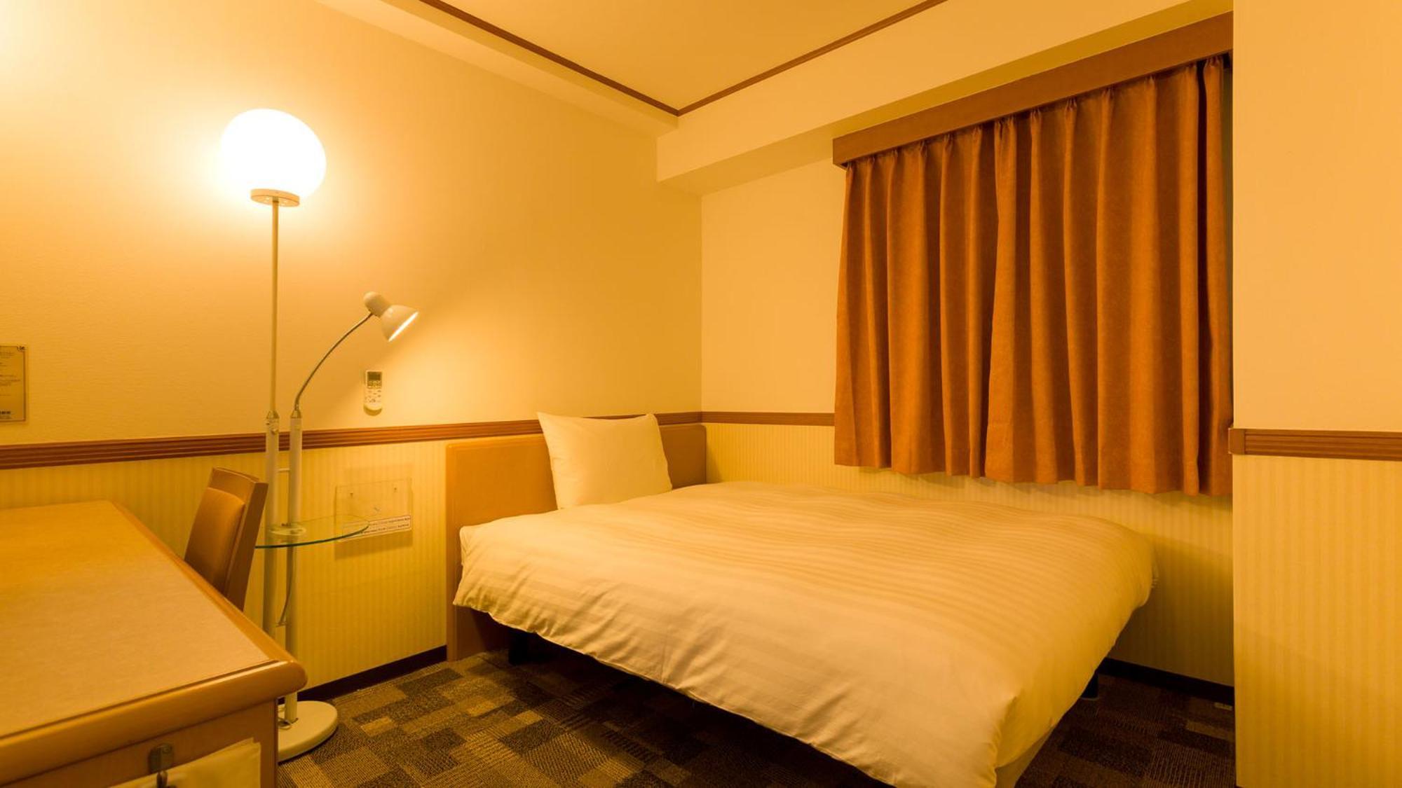 Toyoko Inn Kobe Sannomiya-Eki Higashi Room photo