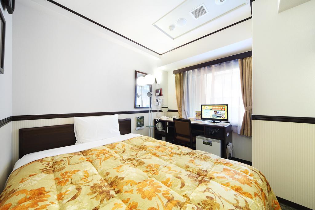 Toyoko Inn Kobe Sannomiya-Eki Higashi Exterior photo